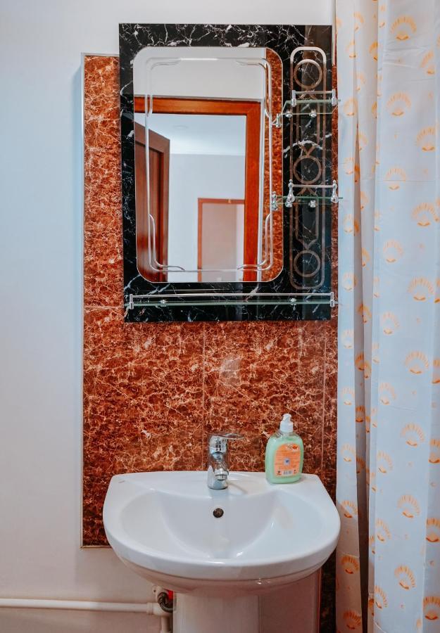 Ana-Maria Bnb Bed & Breakfast Tat'ev Exterior photo