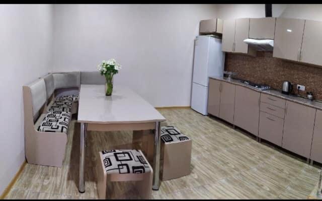 Ana-Maria Bnb Bed & Breakfast Tat'ev Exterior photo