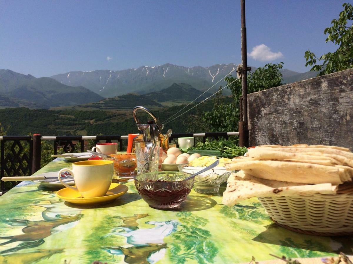 Ana-Maria Bnb Bed & Breakfast Tat'ev Exterior photo